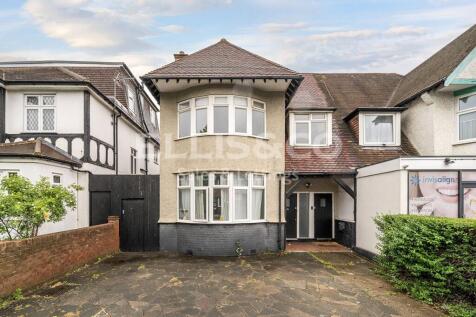 Millway, Mill Hill, London, NW7 3 bed apartment for sale
