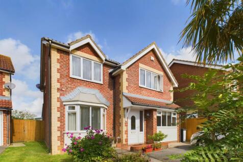 Monarch Gardens, Eastbourne 4 bed detached house for sale