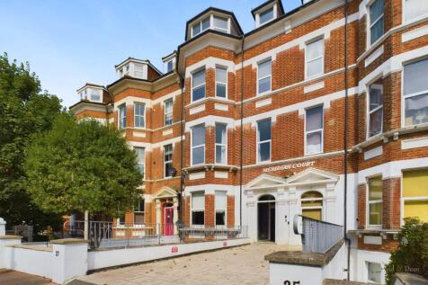 Lower Meads, Eastbourne 2 bed apartment for sale