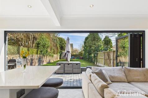 New London Road, Chelmsford 4 bed semi