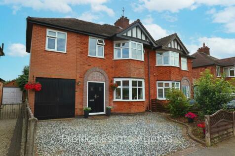 4 bedroom semi-detached house for sale