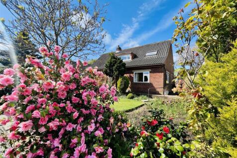 Fixby Park Drive, Huddersfield HD2 4 bed detached house for sale