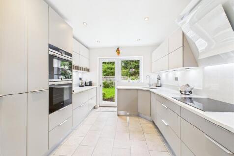 Starmead Drive, Wokingham, Berkshire... 4 bed link detached house for sale