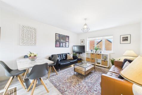 Hazylwood, Wokingham, Berkshire, RG40 3 bed maisonette for sale
