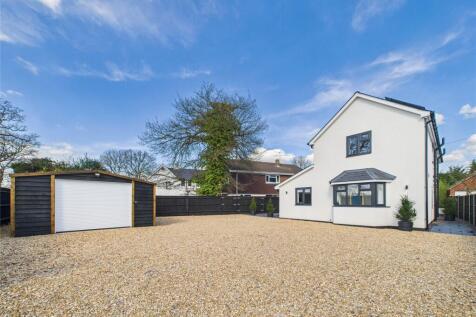 Reading Road, Finchampstead... 4 bed detached house for sale