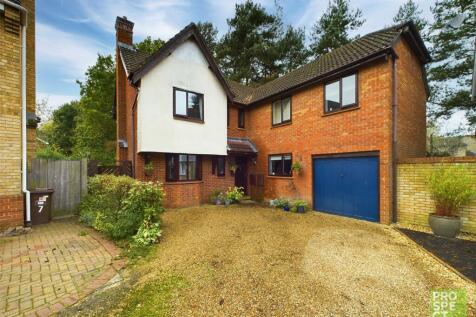 5 bedroom detached house for sale