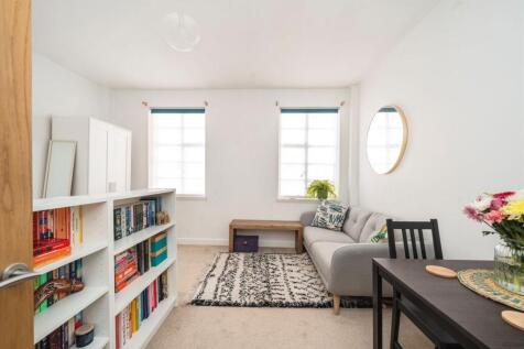 Hamlet Gardens, London W6 Studio for sale