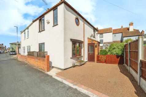 2 bedroom semi-detached house for sale