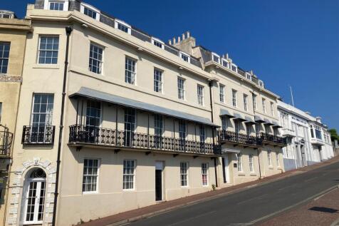 Beacon Terrace, Torquay 2 bed apartment for sale