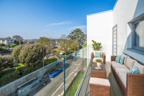 Torquay 2 bed apartment for sale
