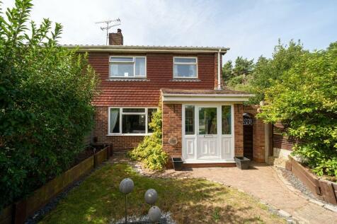 4 bedroom semi-detached house for sale