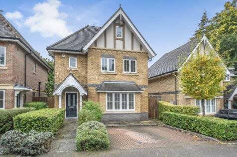 Camberley,  Surrey,  GU15 5 bed detached house for sale