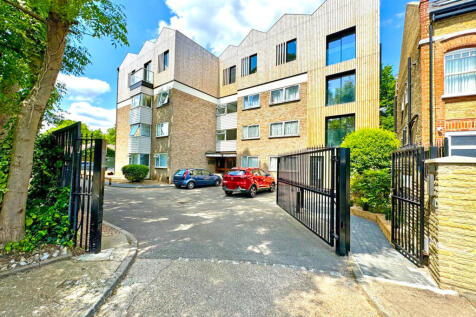 Greenway Court,  Ilford, IG1 2 bed apartment for sale