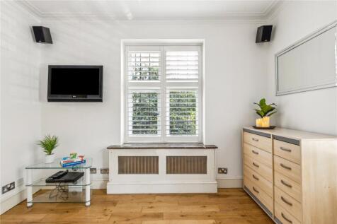 Studio flat for sale