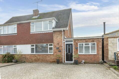 4 bedroom semi-detached house for sale