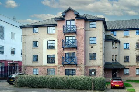 2 bedroom ground floor flat for sale