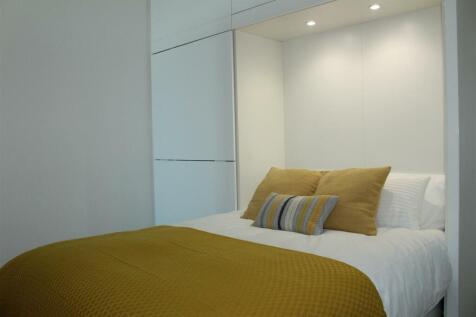 Studio flat for sale