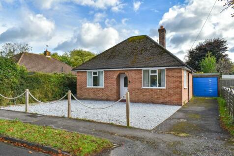 2 bedroom detached bungalow for sale