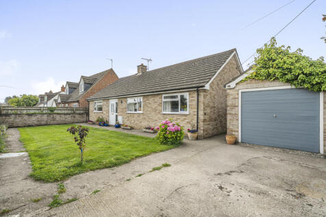 3 bedroom detached bungalow for sale