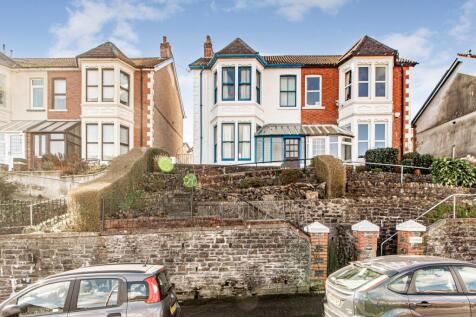 Lanelay Crescent, Pontypridd CF37 4 bed semi
