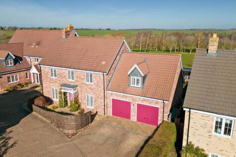 5 bedroom detached house for sale
