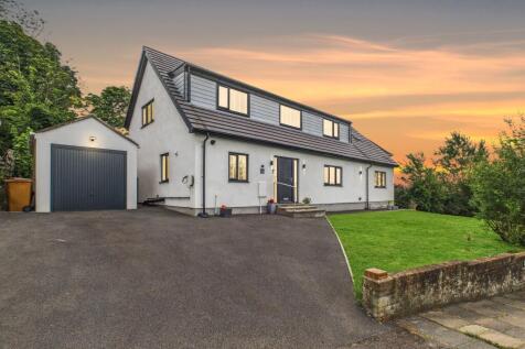 4 bedroom detached bungalow for sale