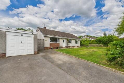 3 bedroom detached bungalow for sale