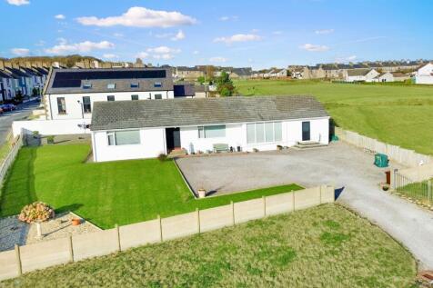 4 bedroom detached bungalow for sale