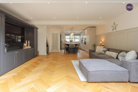 4 bedroom semi-detached house for sale