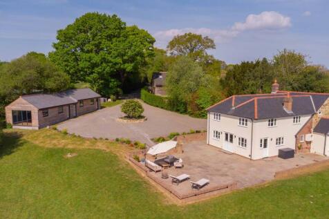 5 bedroom detached house for sale