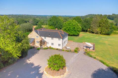 5 bedroom detached house for sale