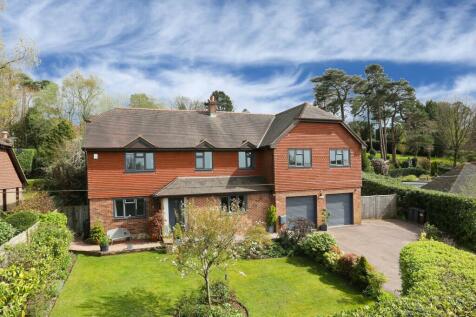 5 bedroom detached house for sale