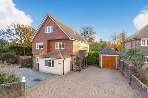 6 bedroom detached house for sale