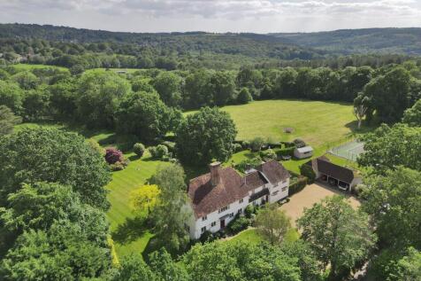 6 bedroom detached house for sale