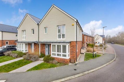3 bedroom semi-detached house for sale