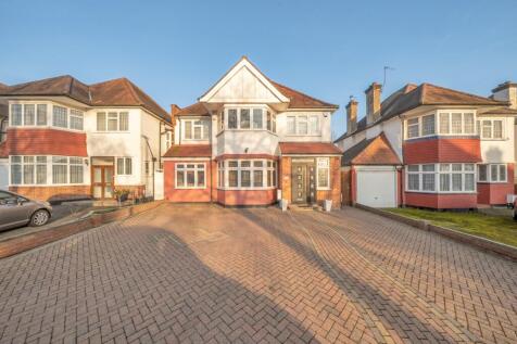 Mowbray Road, Edgware, Middlesex, HA8 5 bed detached house for sale