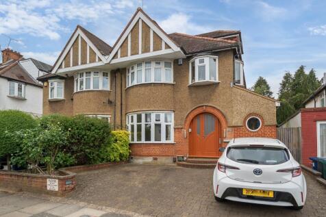 6 bedroom semi-detached house for sale