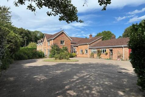 The Haie, Newnham 7 bed detached house for sale