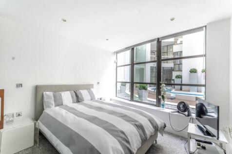 Harlequin Court, Covent Garden... 1 bed flat for sale