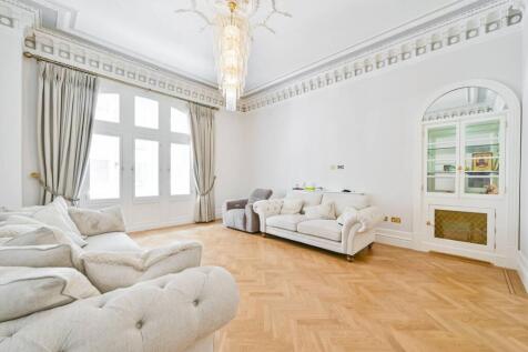Whitehall Court, St James's, London... 2 bed flat for sale