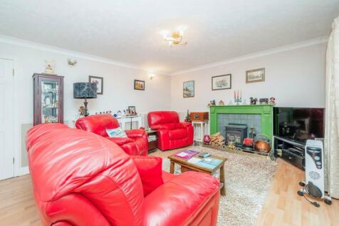 4 bedroom detached bungalow for sale