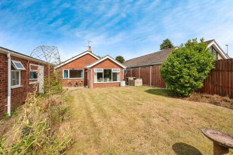 3 bedroom detached bungalow for sale