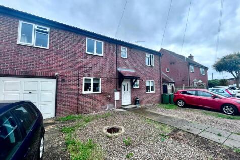 5 bedroom semi-detached house for sale
