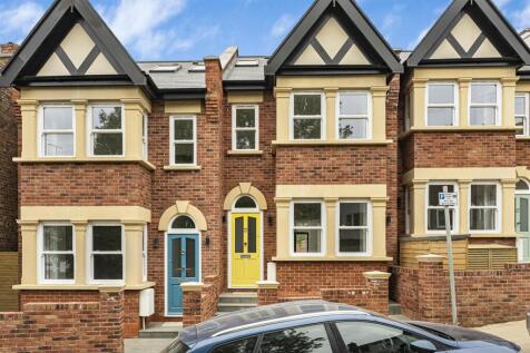 4 bedroom terraced house for sale