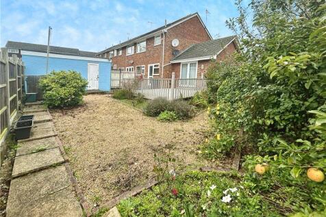 Fraser Close, Cowes, Isle of Wight 3 bed end of terrace house for sale