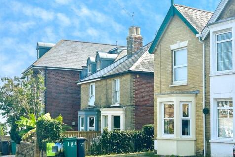 Mill Hill Road, Cowes, Isle of Wight 3 bed semi