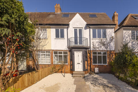 5 bedroom semi-detached house for sale