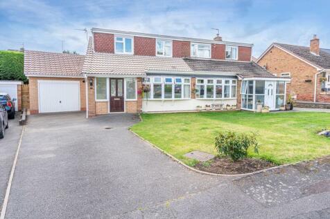 4 bedroom semi-detached house for sale