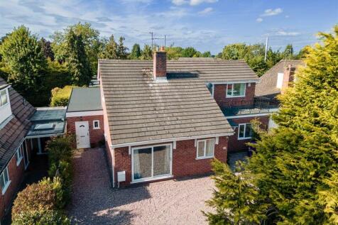 6 bedroom detached house for sale