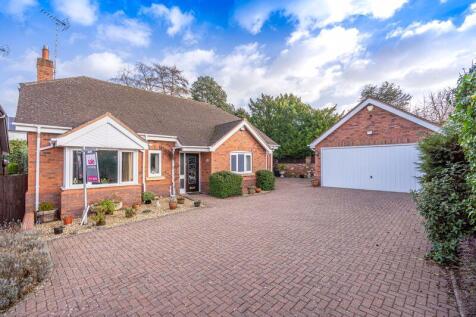 3 bedroom detached bungalow for sale